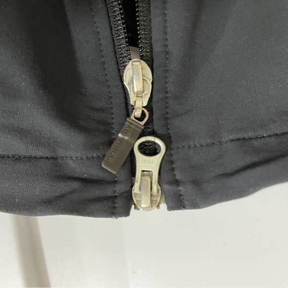 Merrill sz med men all weather jacket in black  Dual zip. Super nice - Picture 10 of 14